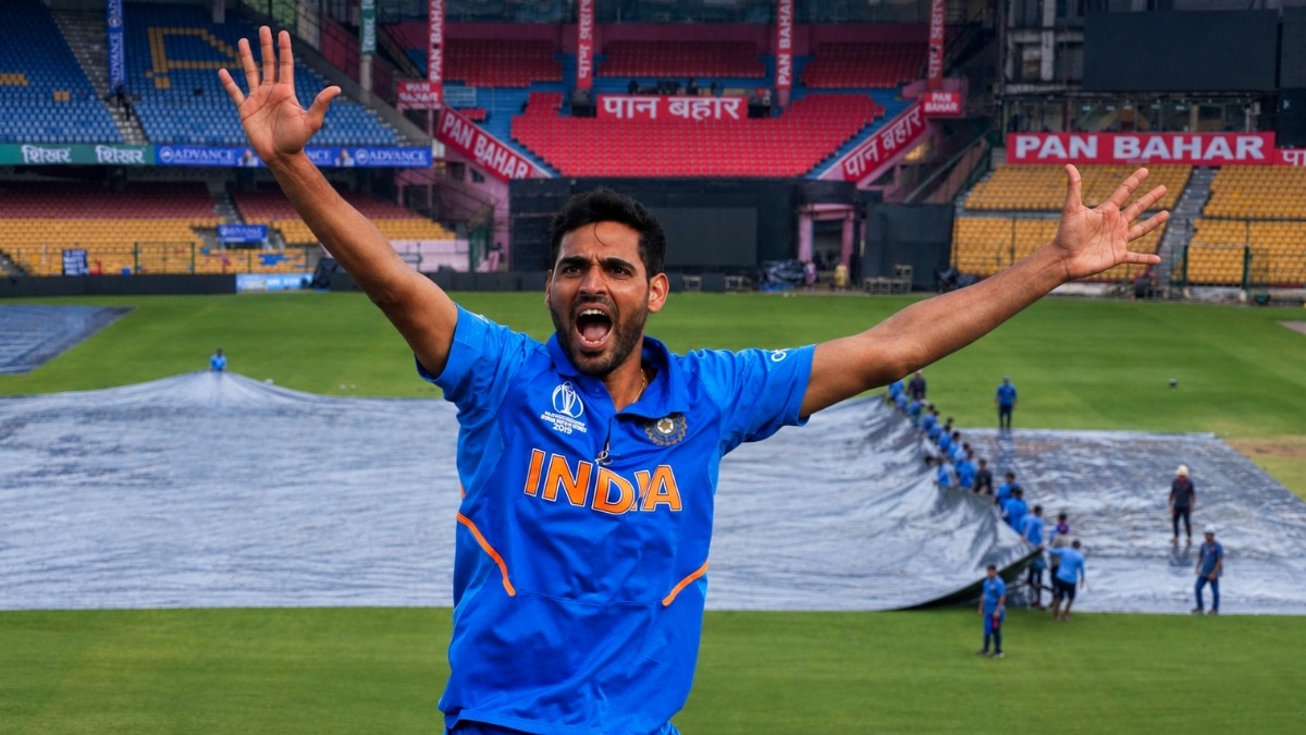 Bhuvneshwar Kumar returns as rain looms over Bengaluru fixture