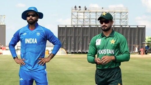 India bat first against Pakistan in cautious approach