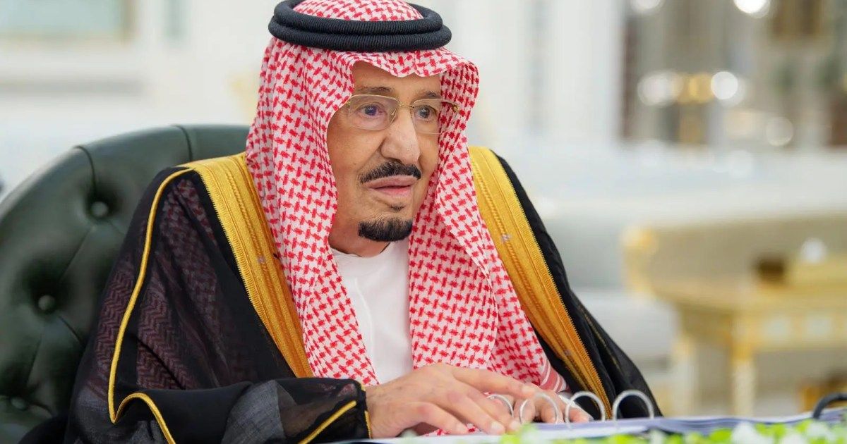 Saudi King Condemns Houthi Attacks Targeting Islam's Holiest City