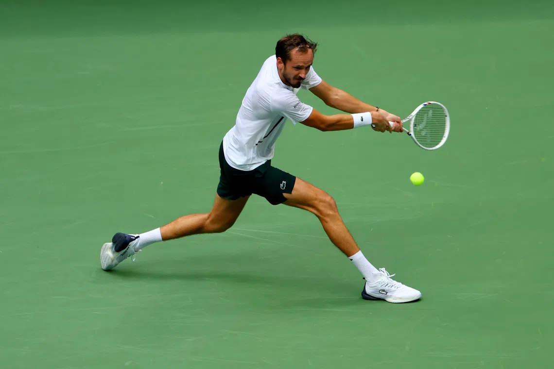 Medvedev dominates Gaston to advance at US Open