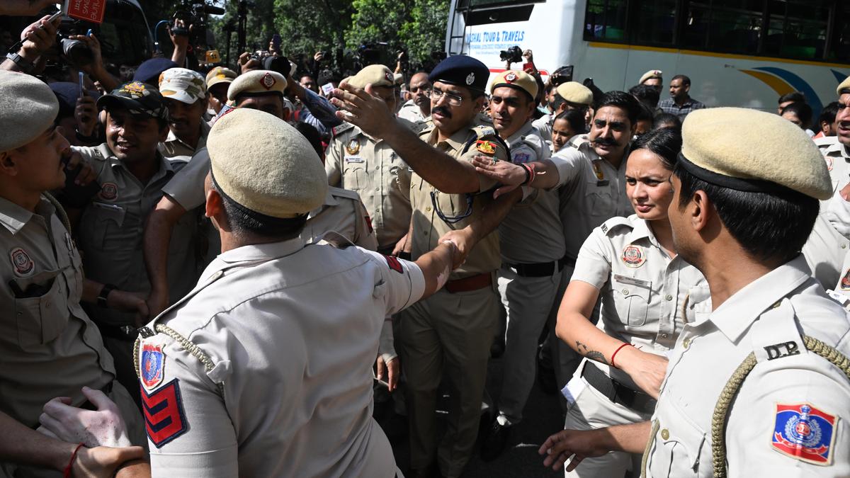 Delhi Police conduct requires Home Minister accountability: Gandhi