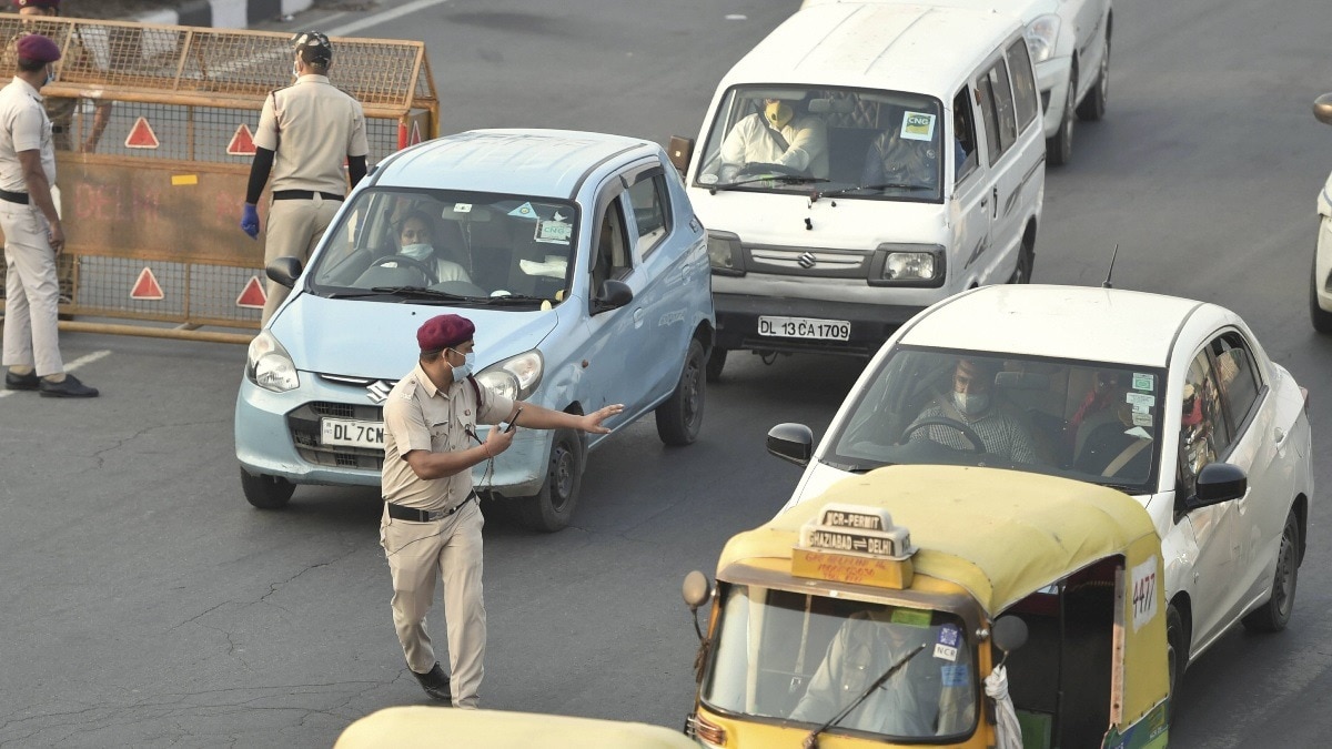 Delhi halts new traffic fine rule requiring advance penalty payment