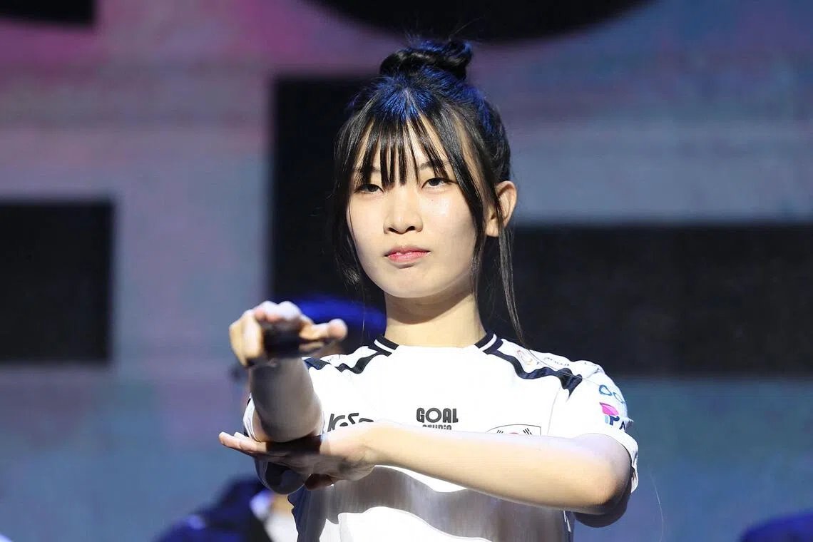 Park So-yeon makes history as first female esports player for South Korea