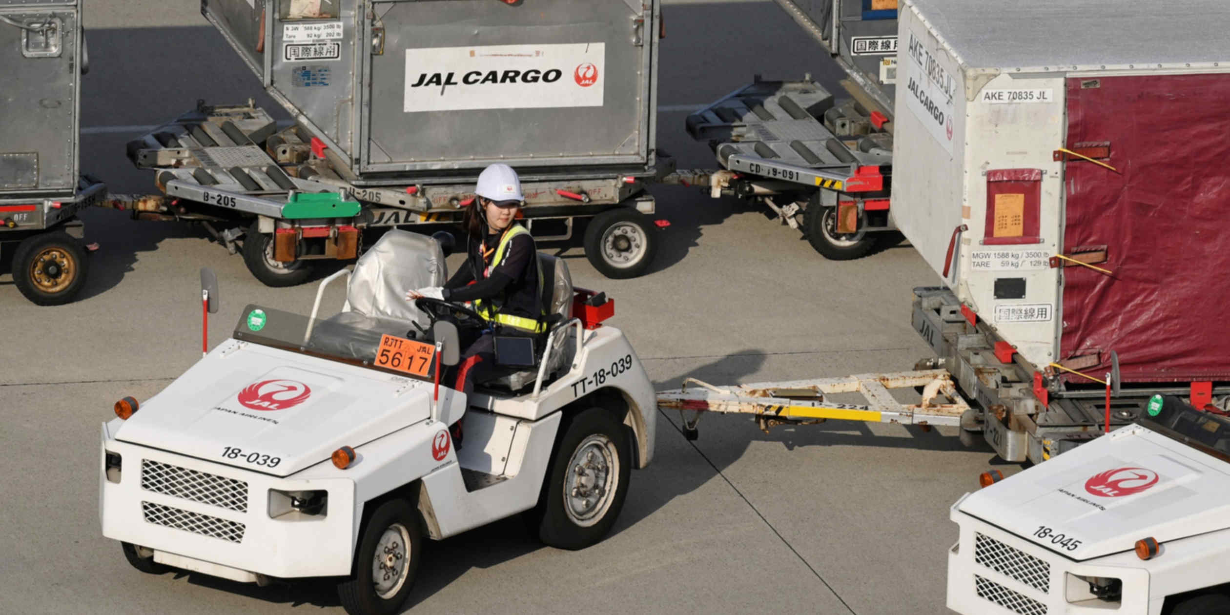 Japan to recruit foreign trainees for airport ground operations