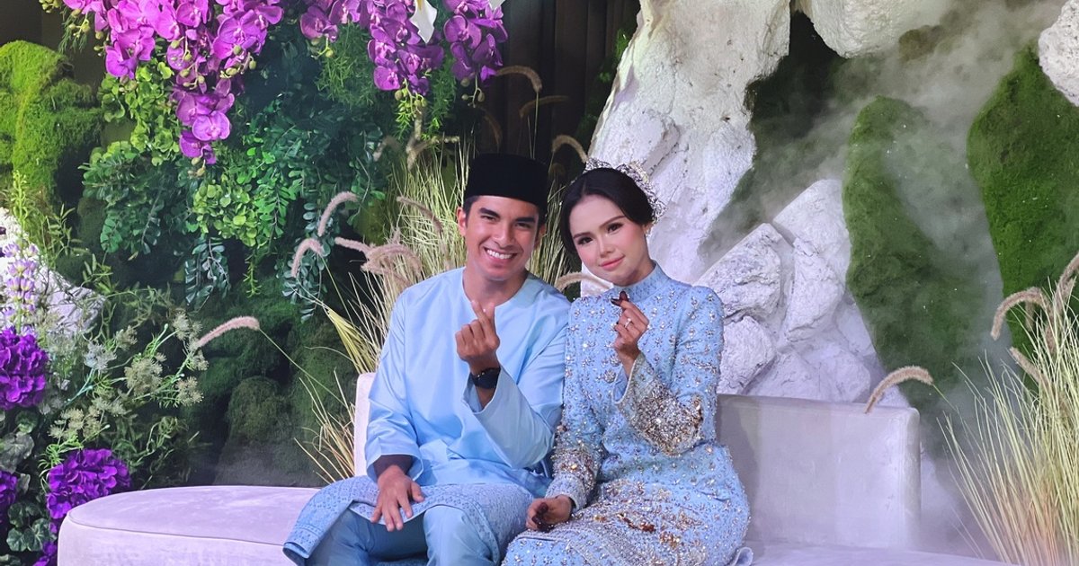 Cross-border crowds gather for Malaysian politician's lavish wedding