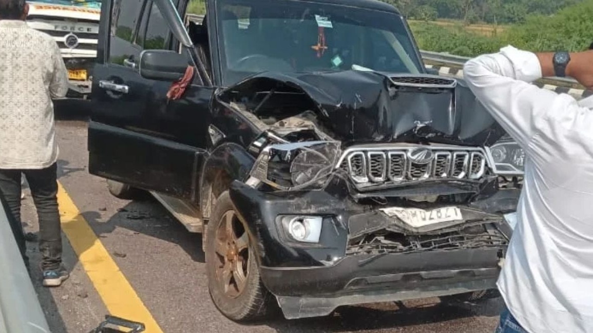 Vehicles in Rahul Gandhi's convoy collide on Purvanchal Expressway