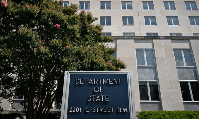 US to revoke visas for up to 200,000 asylum seekers in historic move