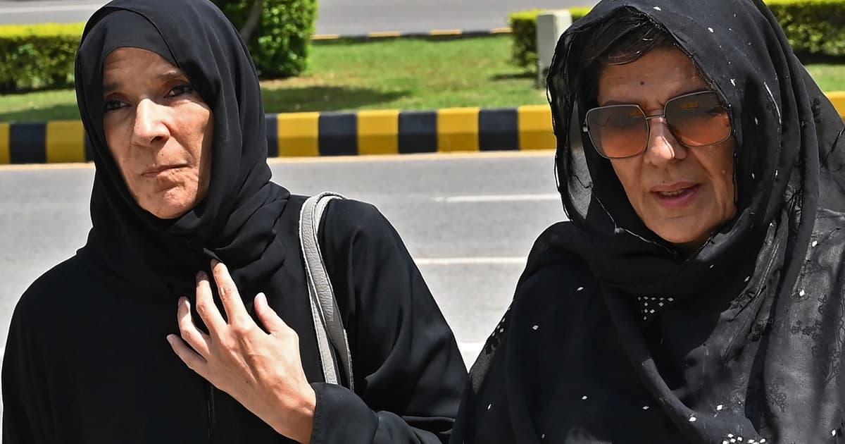 Tiga Adik Beradik Bekas PM Pakistan Imran Khan Ditahan