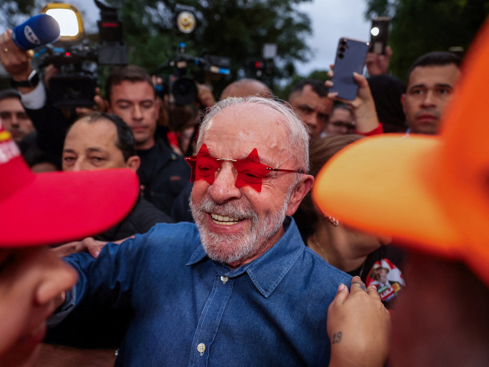 Lula defeats far-right challenger to reclaim Brazil presidency