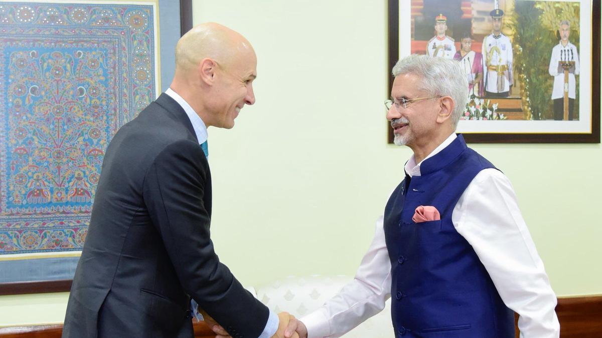 विदेश मंत्री जयशंकर ने दिल्ली में स्विफ्ट के प्रमुख से की मुलाकात
