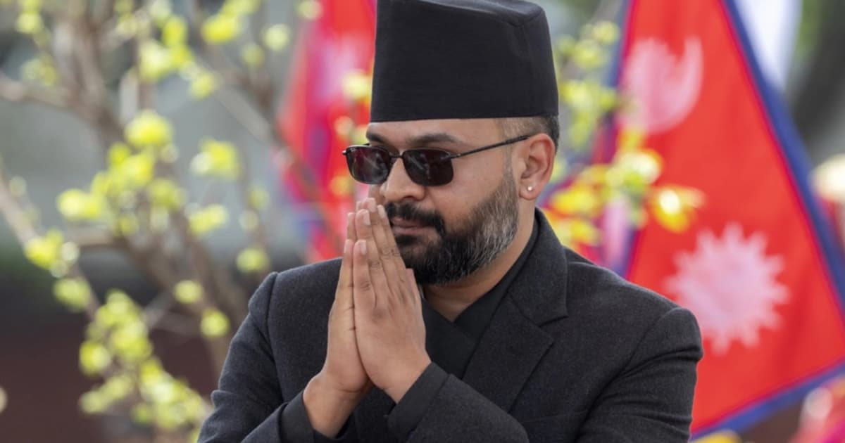 Perdana Menteri Nepal dibenarkan pakai cermin mata tandanya di parlimen