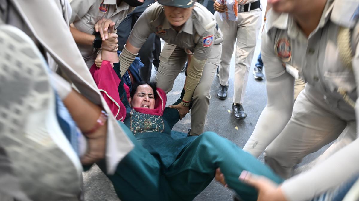 Protesters establish makeshift demonstration sites across Delhi amid crackdown
