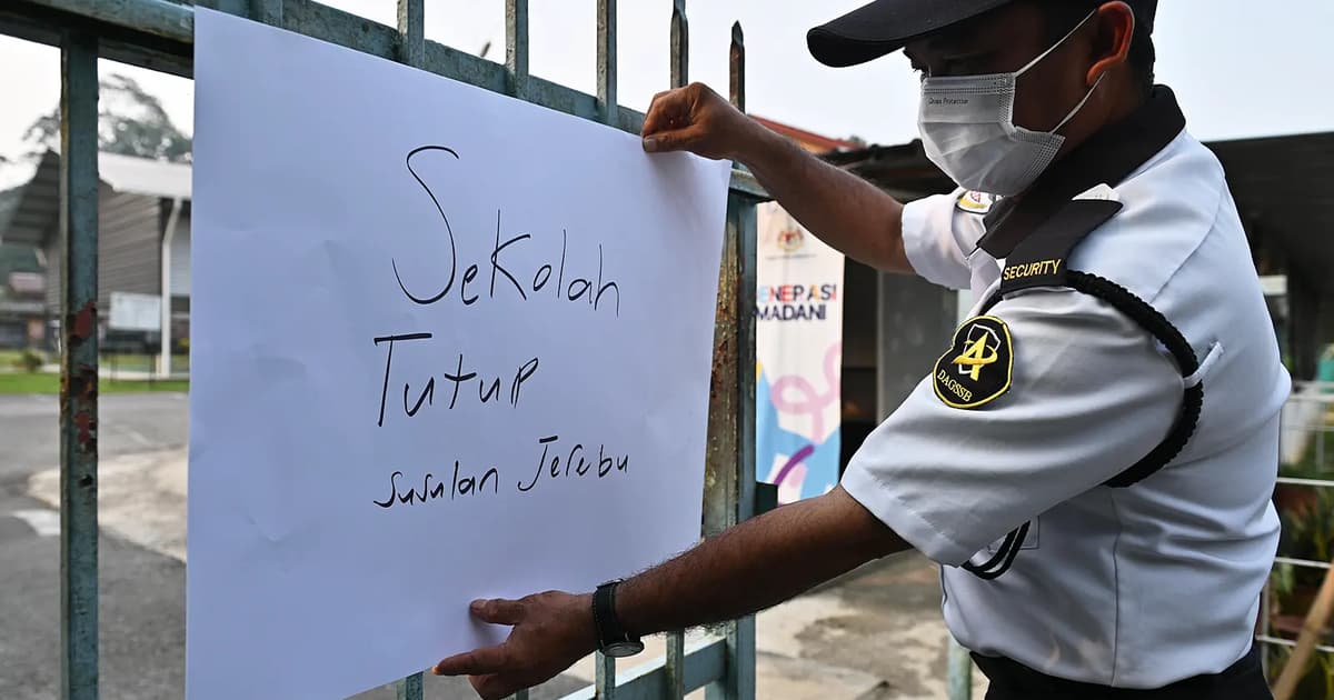 Jerebu: Sekolah di Enam Daerah Sarawak Ditutup Selama Dua Hari