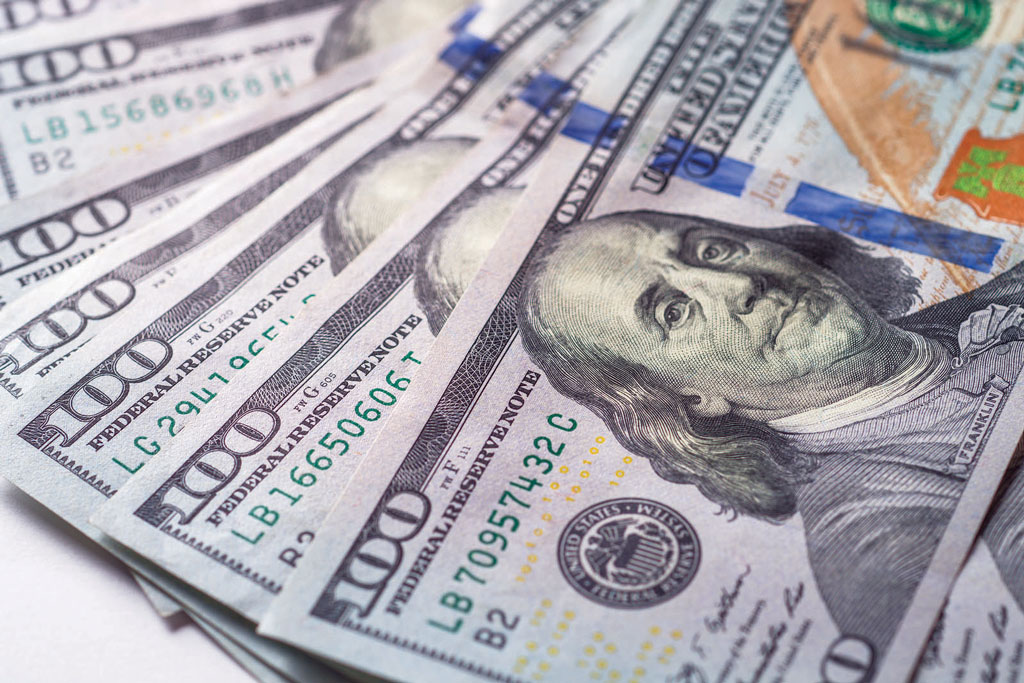 US Dollar holds steady at Rs. 334 amid continued rupee depreciation