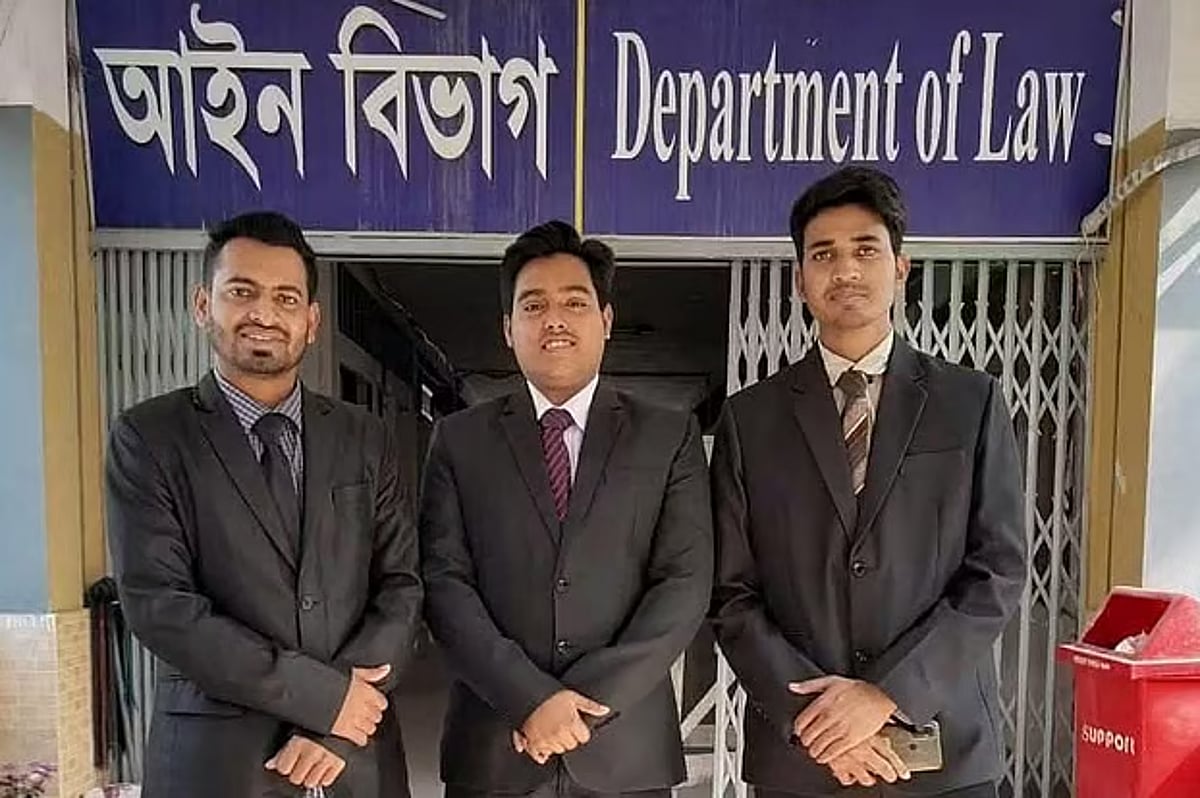 একই হলরুম থেকে তিন বন্ধু বিচারক হওয়ার পথে