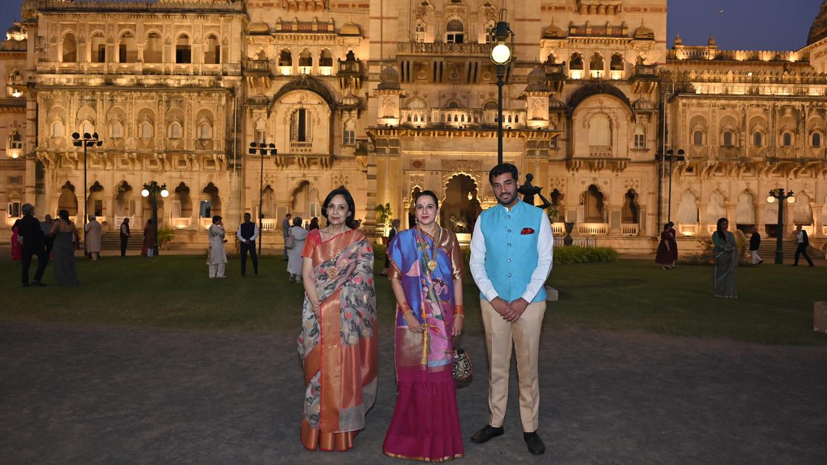 राजा रवि वर्मा की पेंटिंग्स का भारत और विदेश में प्रदर्शन होगा
