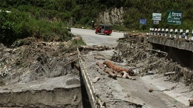 Nepal flood death toll climbs to 332 as rescue efforts continue