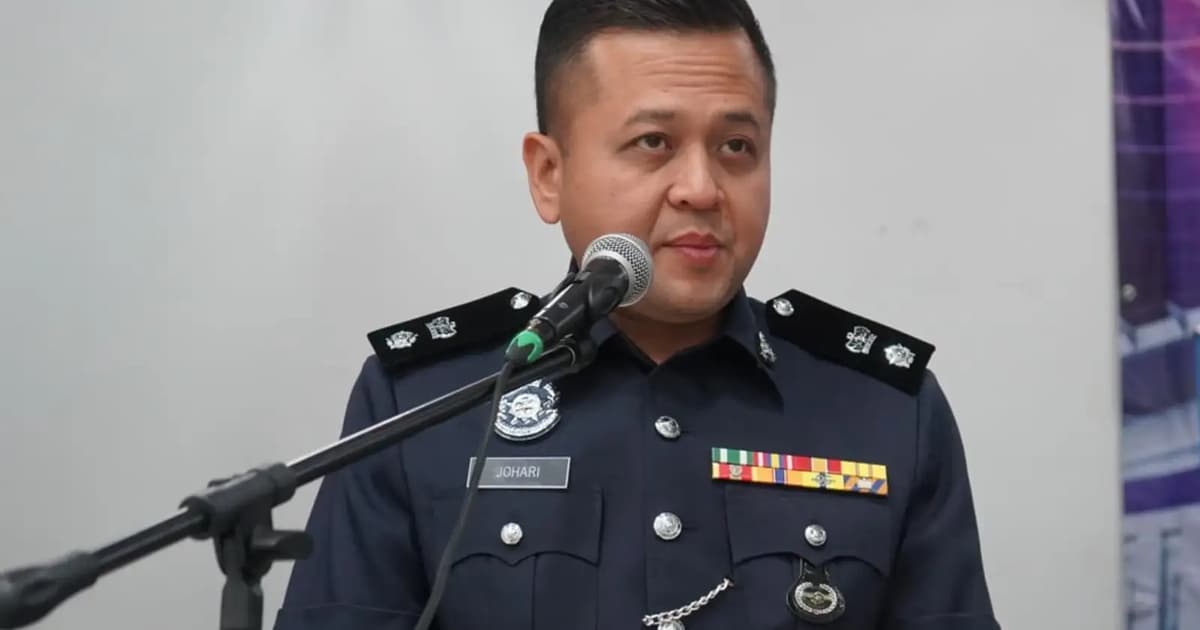 Gold chain worth RM2,900 snatched from 3-year-old at food festival