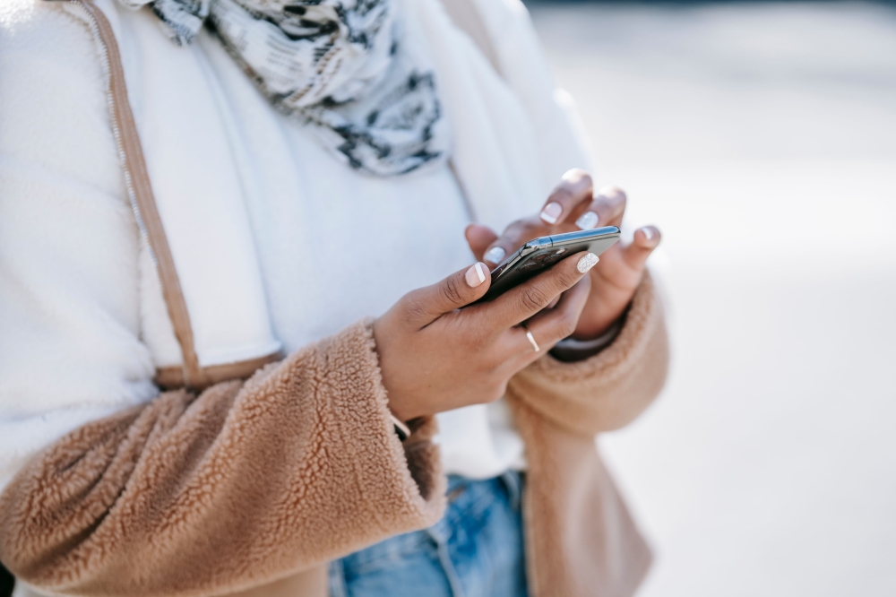 Johor Bahru woman loses RM486,000 in fake employer text scam