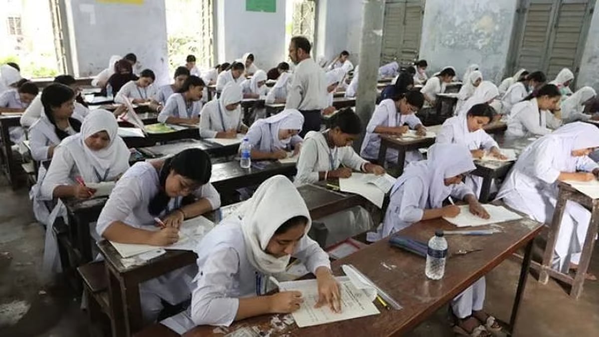 Bangladesh secondary enrolment drops 400,000 as madrasah, English schools surge