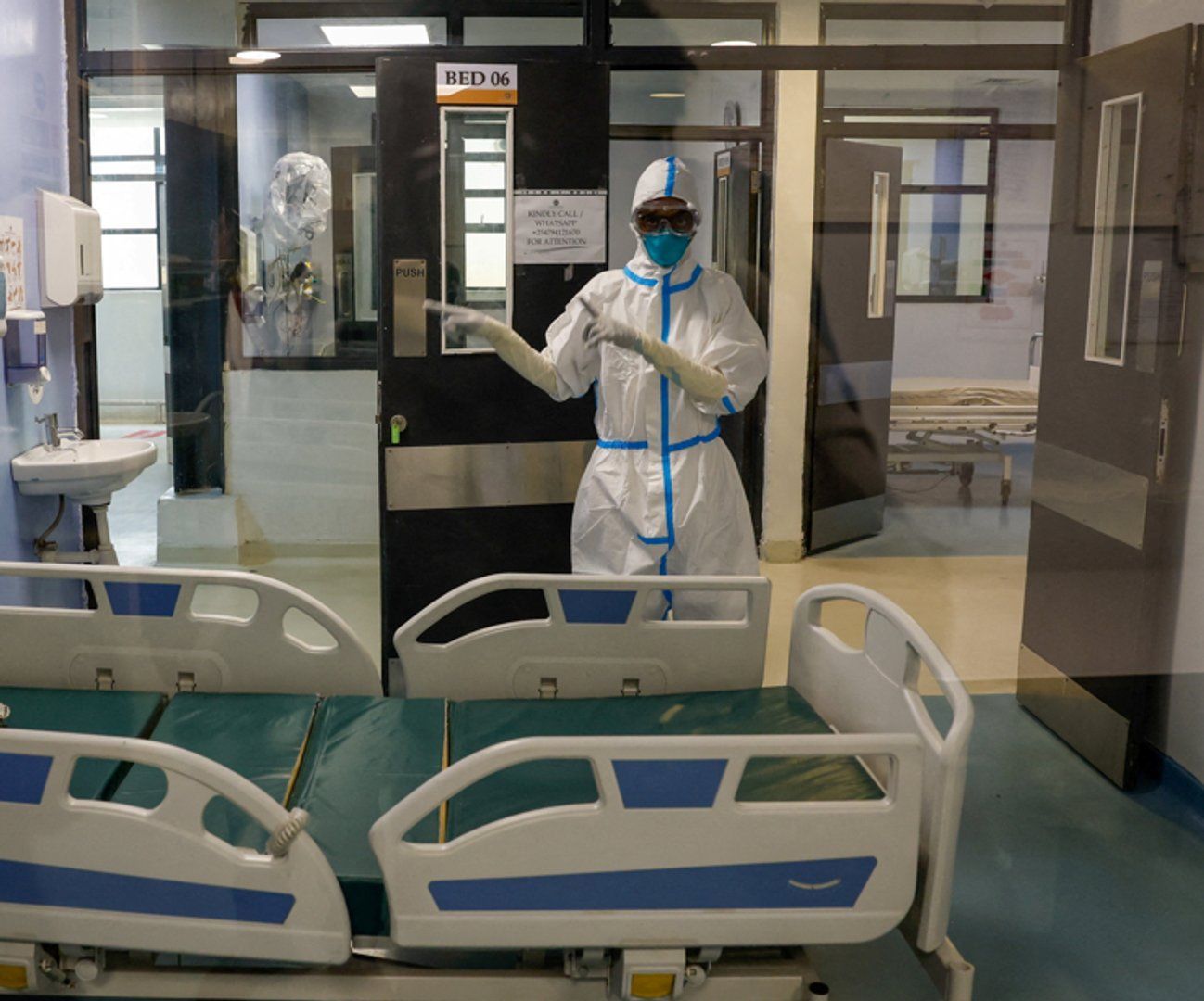 Kenya tightens Ebola response after first confirmed death in country