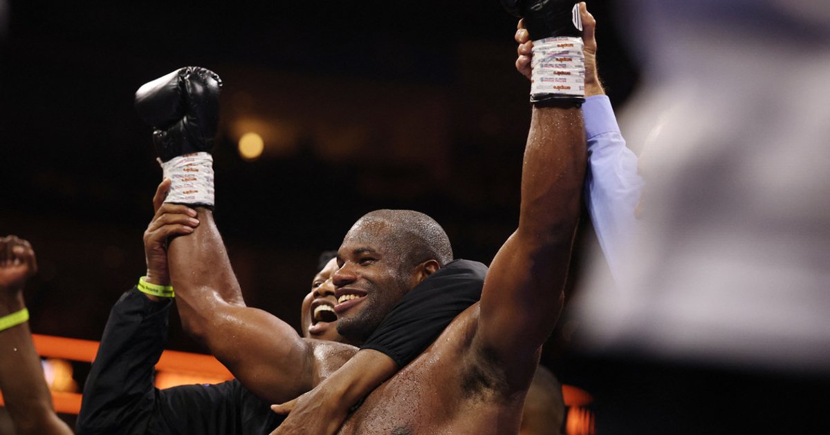 Dubois crushes Wardley to retain WBO heavyweight crown