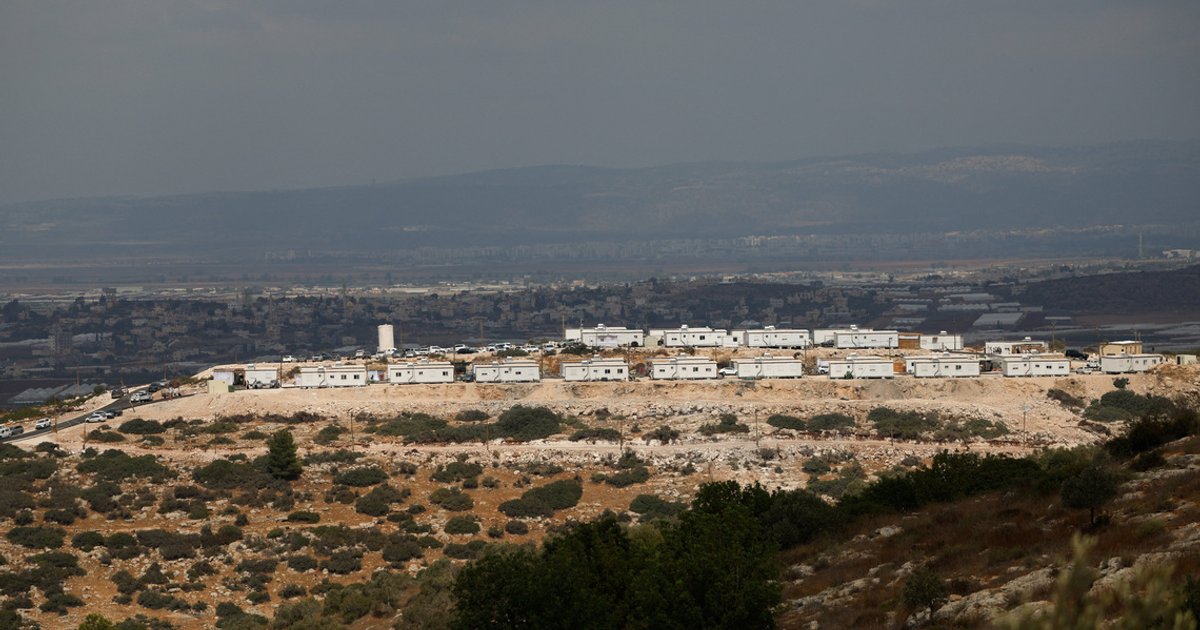 China urges Israel to cease West Bank settlement expansion