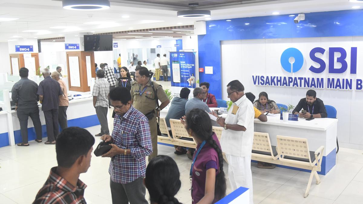 Banks rush to serve customers as 3-day strike looms
