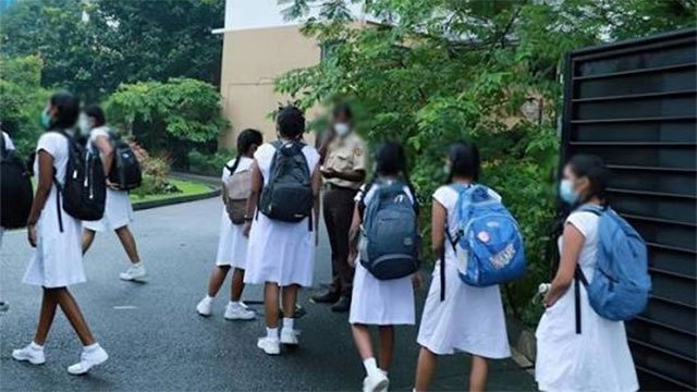 Sri Lankan schools resume second phase of third term