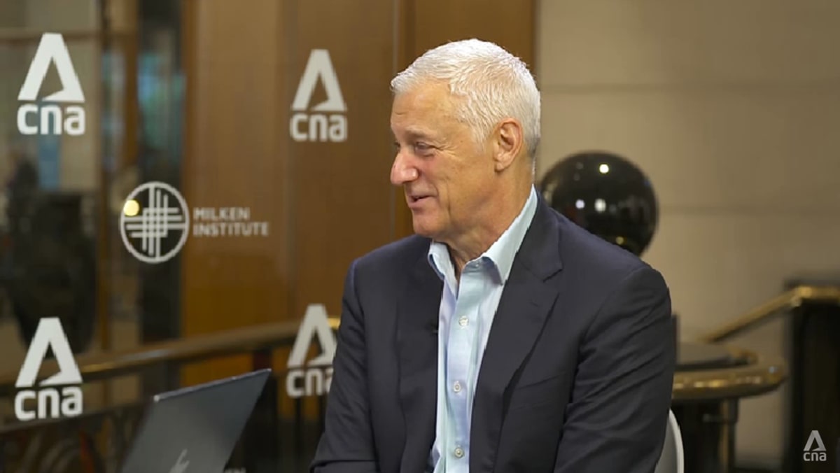 Standard Chartered chief urges AI safeguards as human expertise stays vital