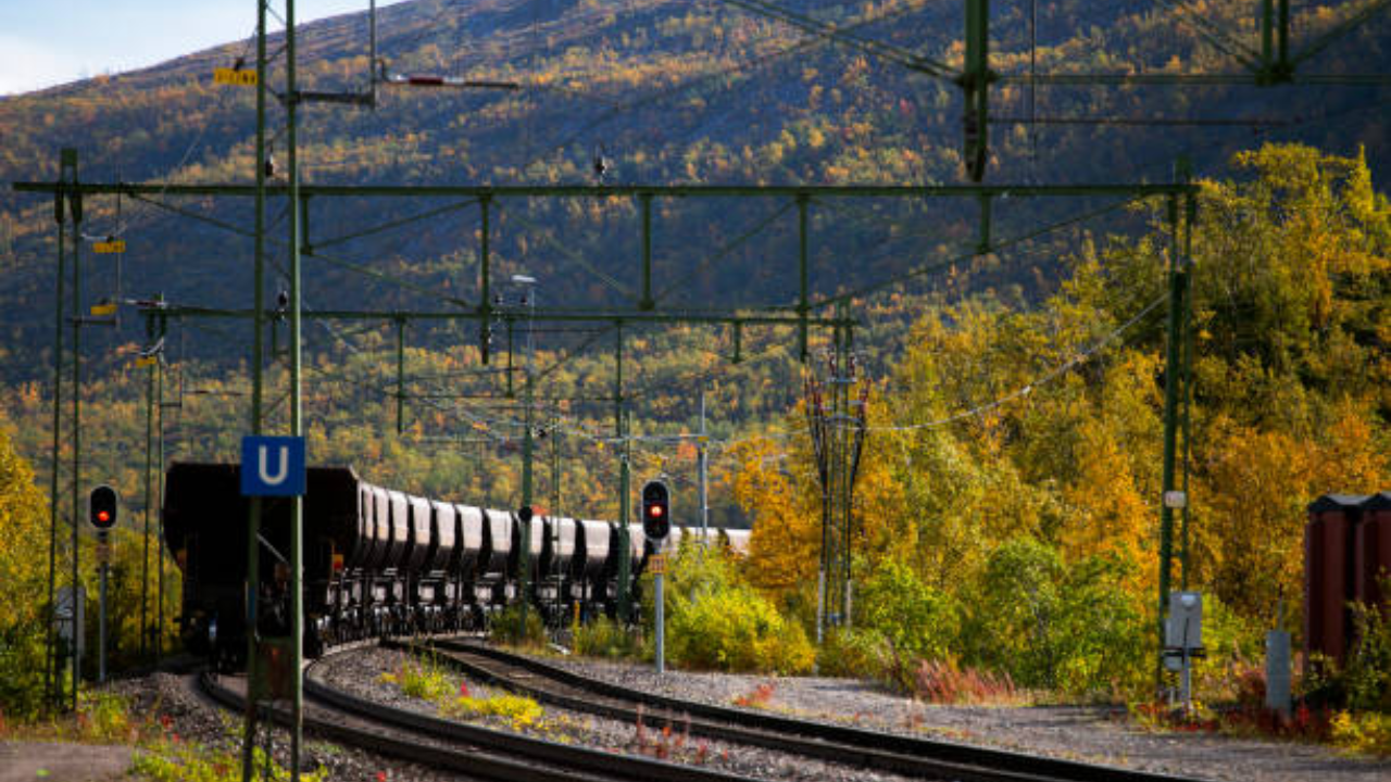 Scientists correct 155-year-old railway mystery: Solar storm caused 1848 train delay