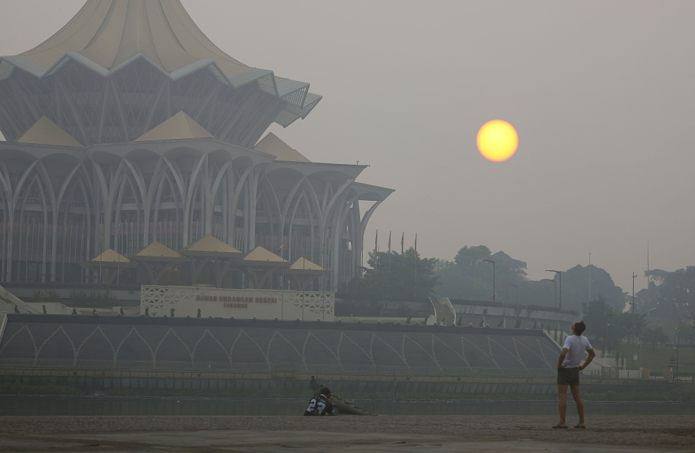 Maraton Kuching 2026 dibatalkan mendadak akibat jerebu tebal