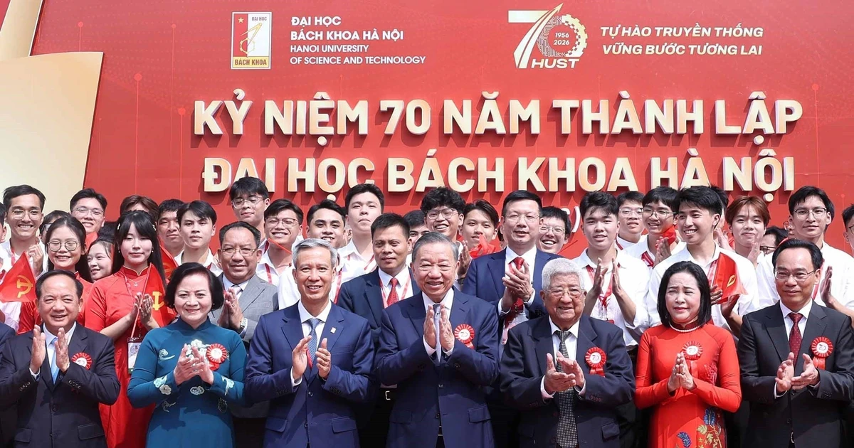 Vietnam's top leader calls for Hanoi tech university to lead research efforts