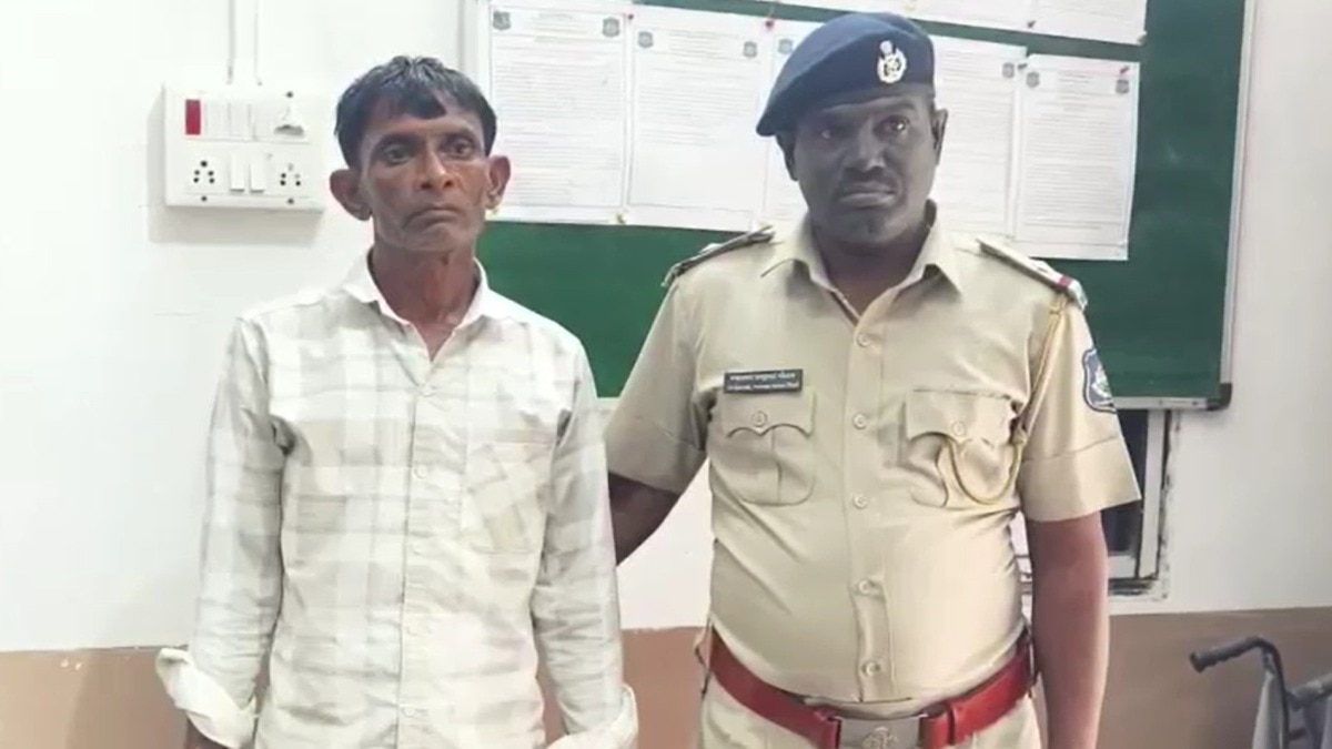 Man arrested after attacking ex-girlfriend with axe over refusal to talk