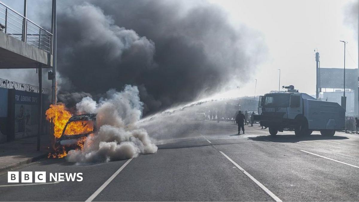 South Africa gripped by fresh anti-migrant violence, shops ransacked