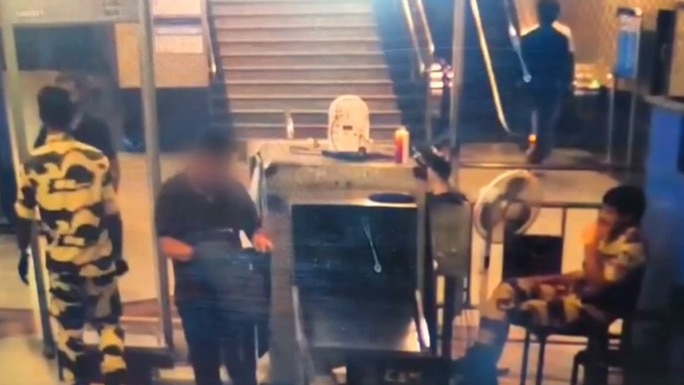 Man flees after suspicious substance detected at Jama Masjid metro station