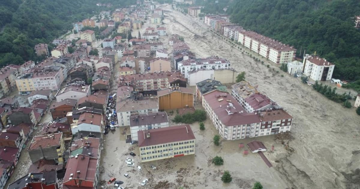 Dua Orang Tewas Saat Istanbul Dilanda Hujan Lebat Terparah 80 Tahun