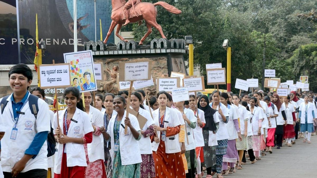 Belagavi residents march to promote eye donation awareness