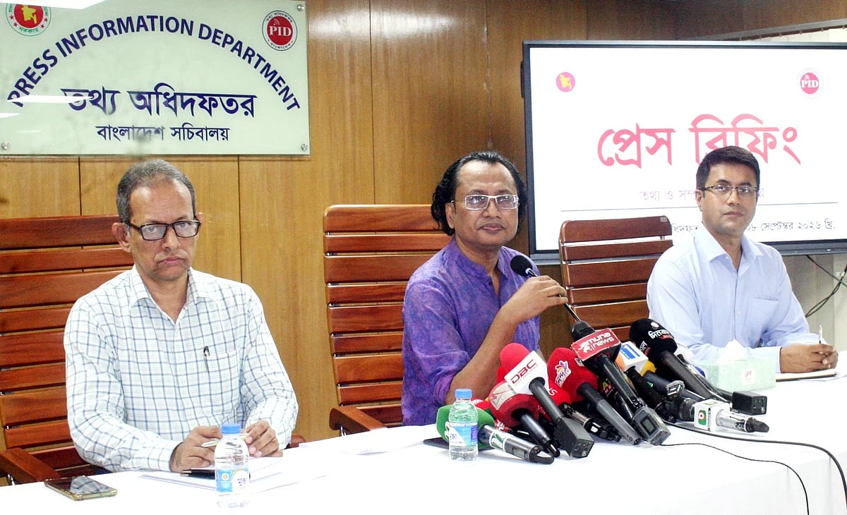 ভারতে হাসিনাকে মিডিয়ার সাথে কথা বলতে দেওয়া অপ্রত্যাশিত: তথ্য উপদেষ্টা