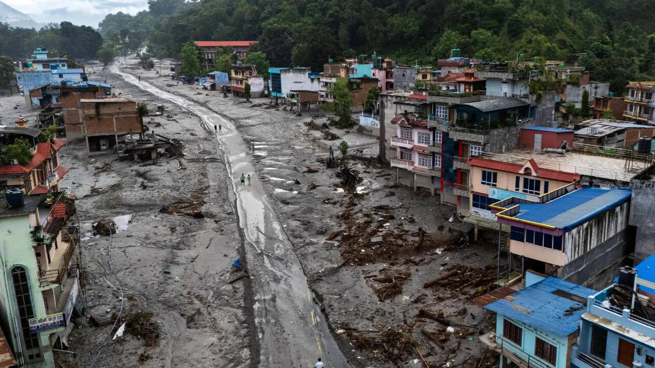 नेपाल-तिब्बत में बाढ़: 750 की मौत, 20 हजार बचाव कार्य में तैनात