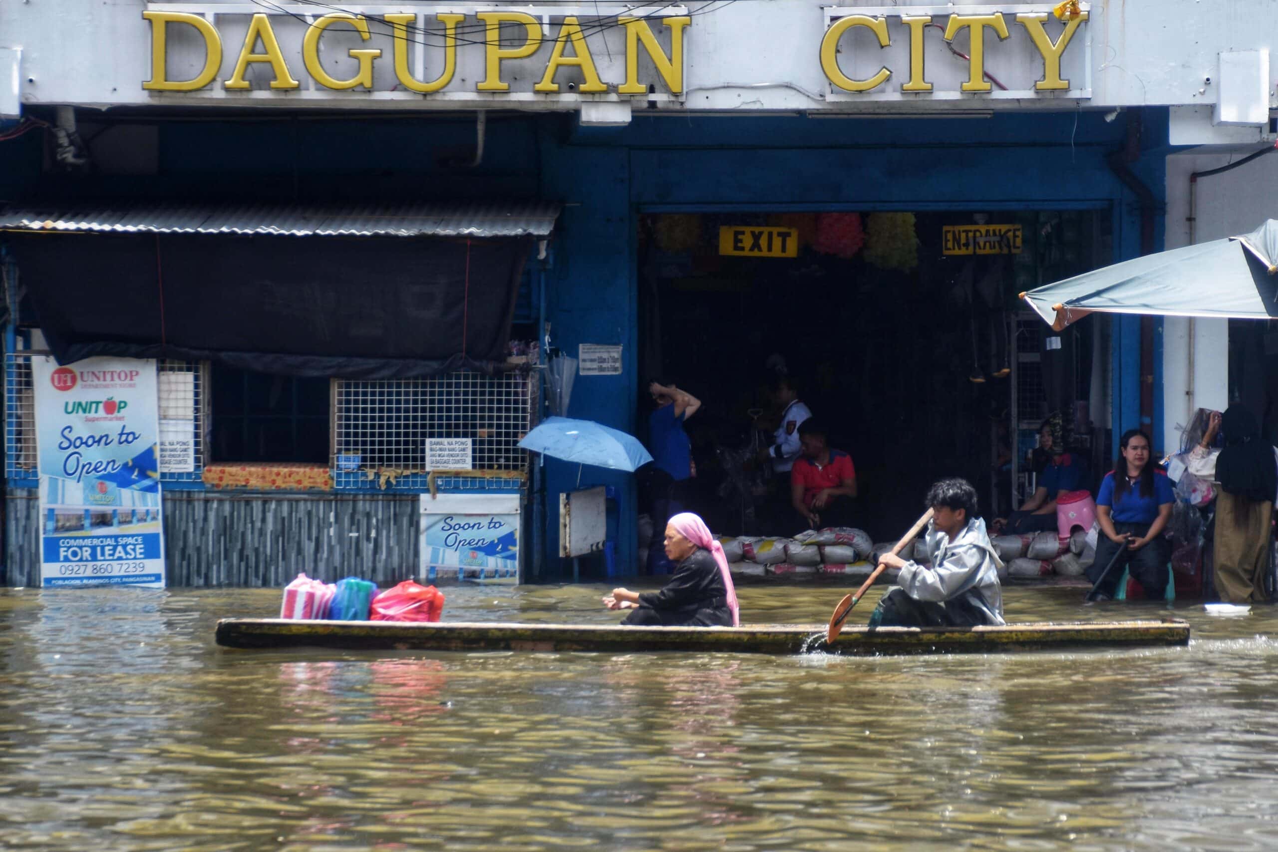 Dagupan businesses struggle as prolonged flooding disrupts operations