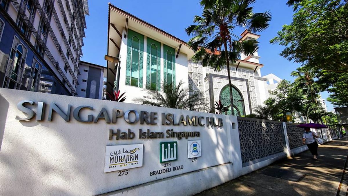 Singapore's Islamic council urges caution on Umrah trips to Saudi Arabia