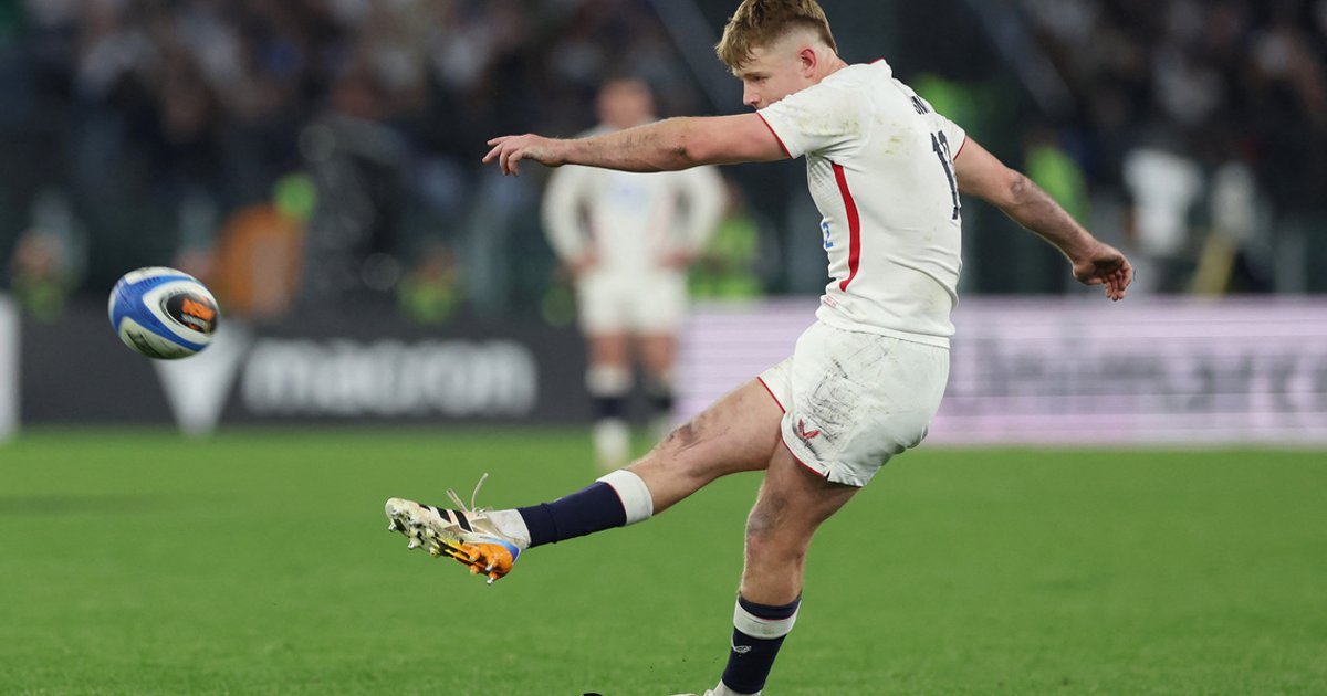 Atkinson drafted into England squad after Smith's calf injury