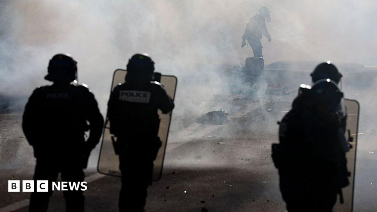 French teenager loses hand in school protest clash with police