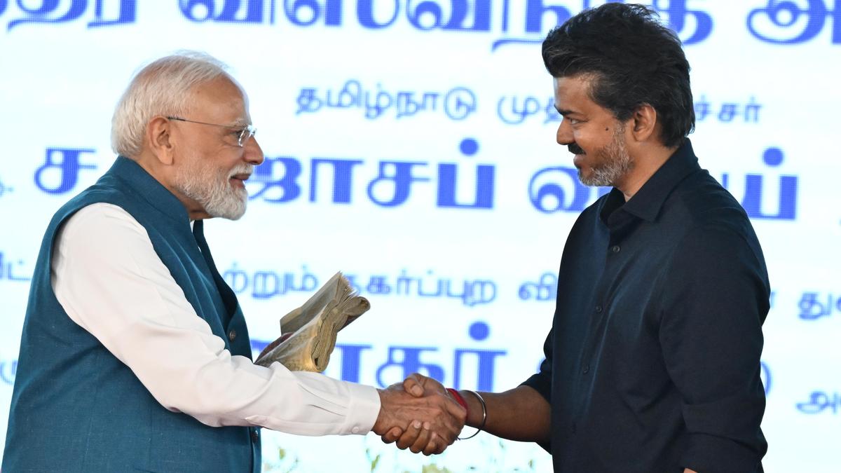 Tamil Nadu CM seeks Modi's backing for cross-border Metro Rail project