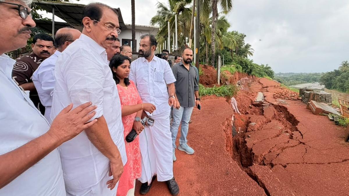 Landslip in Kerala's Kannur district disrupts traffic to Wayanad