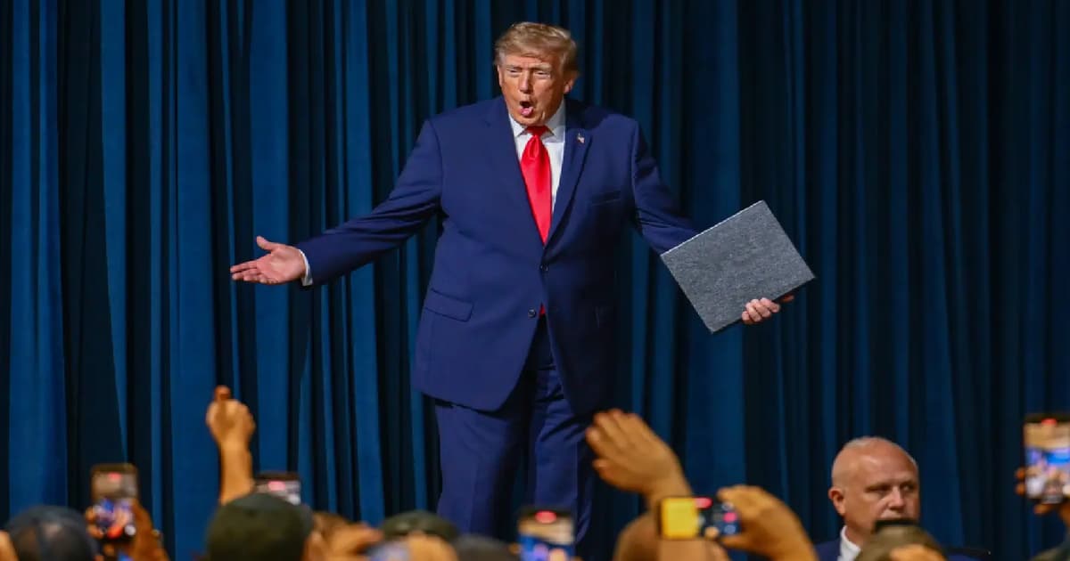 Trump Berkempen untuk Paxton, Republikan Pertahankan Kubu Kuat