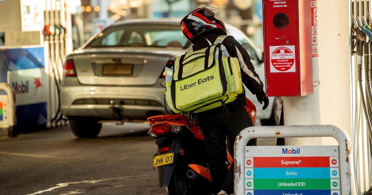 Australians Cut Fuel Consumption as Middle East Tensions Push Prices Up