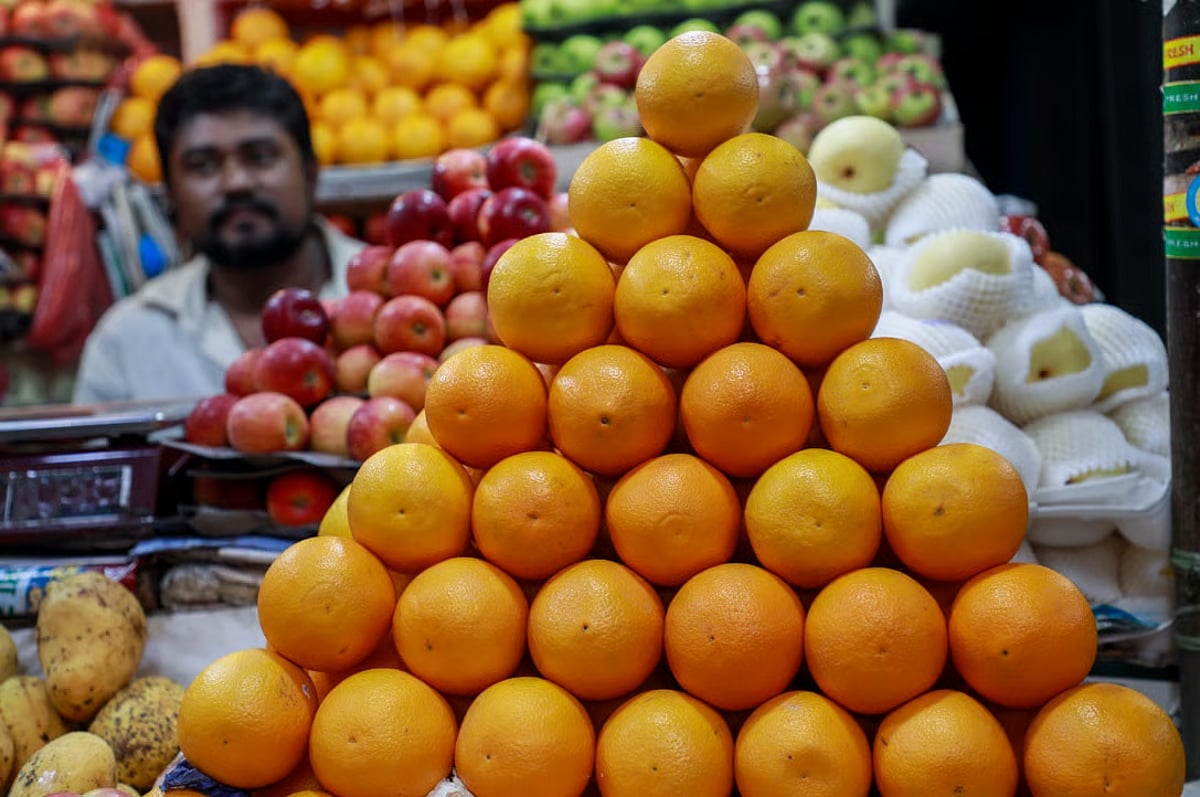 Bangladesh fruit tariff exceeds luxury car duties in trade anomaly