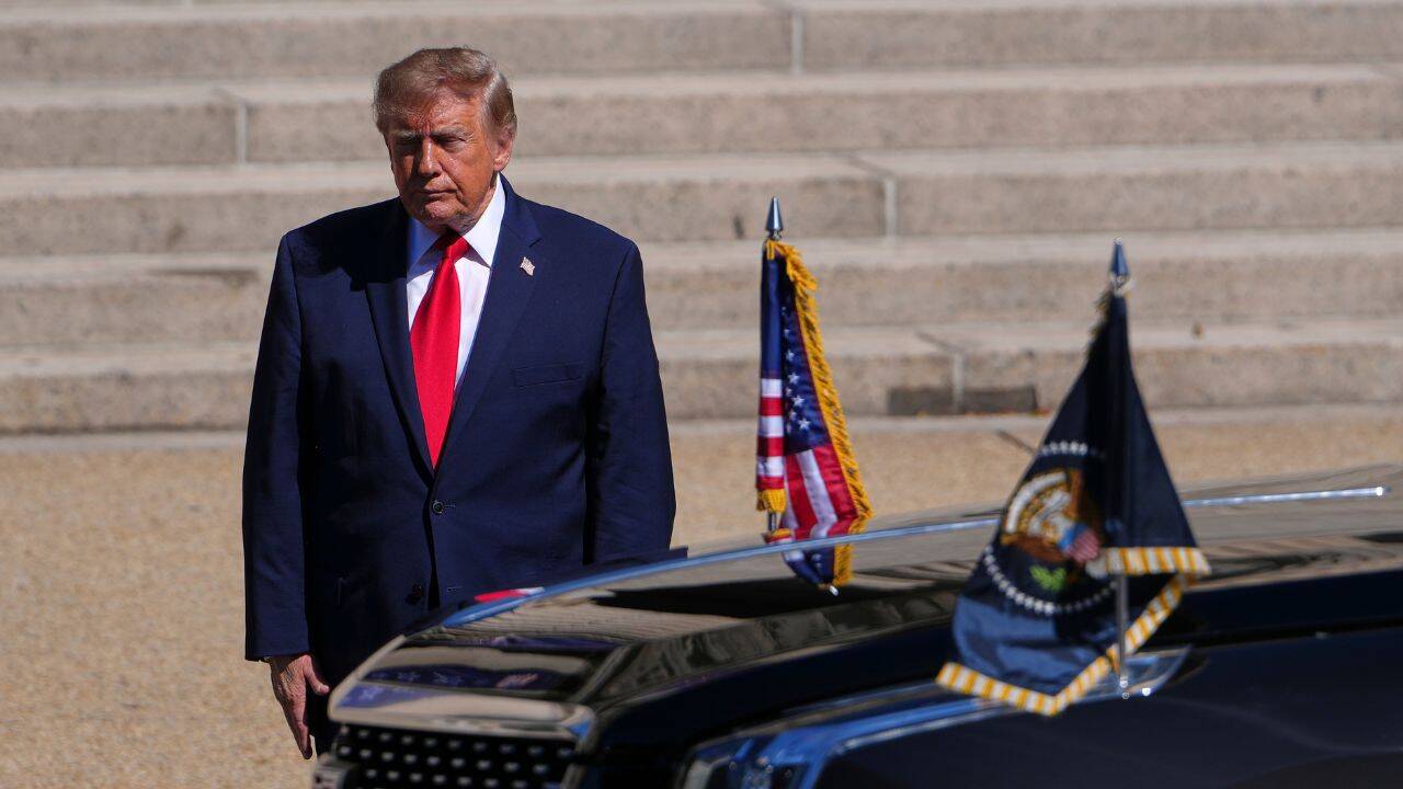 US Cable Network Excluded from Trump Air Force One Press Pool